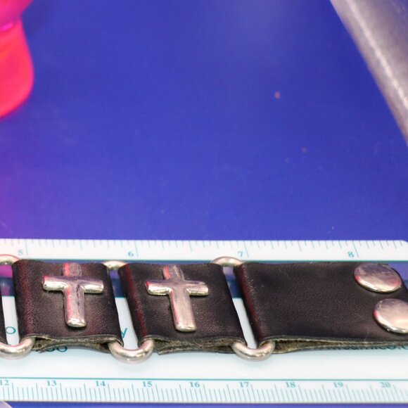 Jeun Bang Men's Silver toned Cross Bracelet With Link Sections - Picture 3 of 5